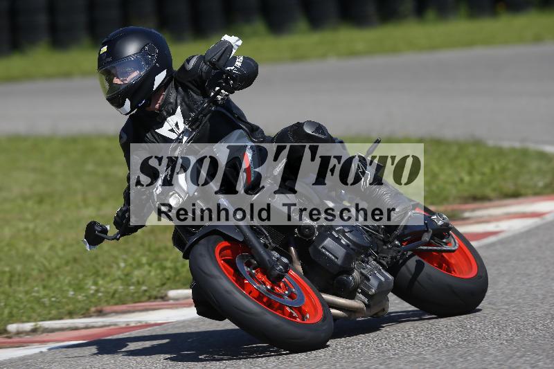 /Archiv-2024/29 12.06.2024 MOTO.CH Track Day ADR/Gruppe gelb/41